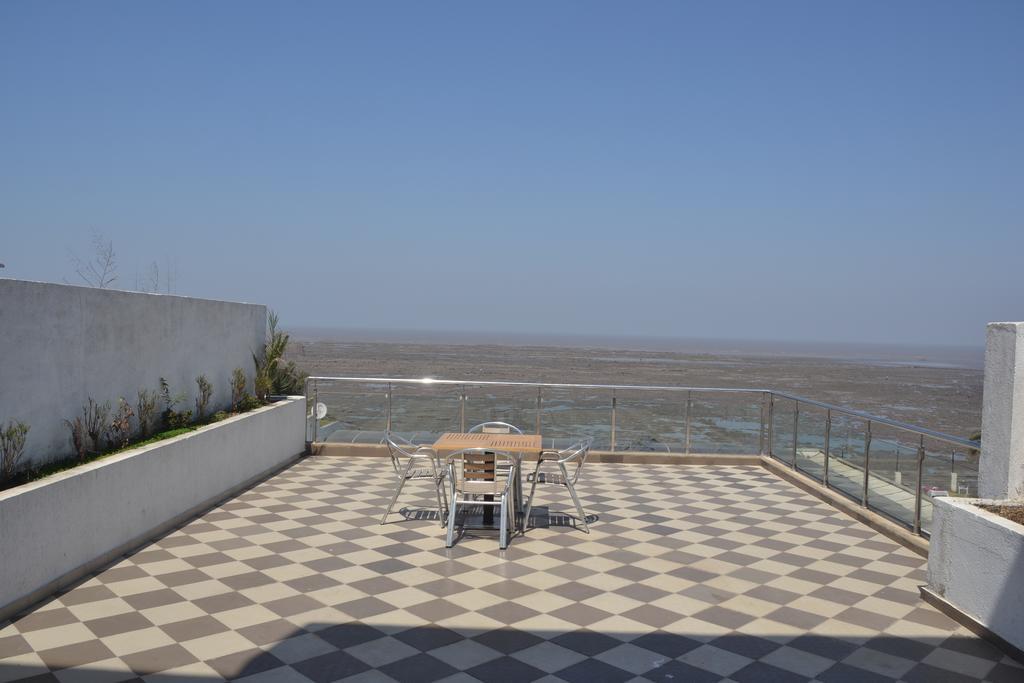 Sea Rock Inn Daman Exteriör bild